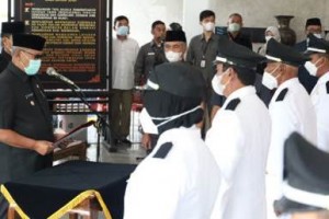 Prosesi pelantikan 77 orang Kepala Desa.